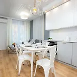 One Bedroom In Center By Renters Prestige * Varšava