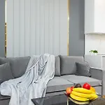 One Bedroom In Center By Renters Prestige *