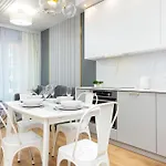 One Bedroom In Center By Renters Prestige * Varšava