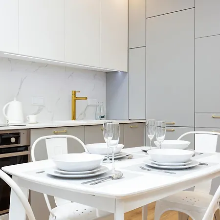 One Bedroom In Center By Renters Prestige 바르샤바