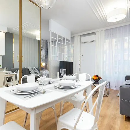 One Bedroom In Center By Renters Prestige