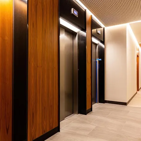 One Bedroom In Center By Renters Prestige