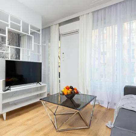 Apartmán One Bedroom In Center By Renters Prestige