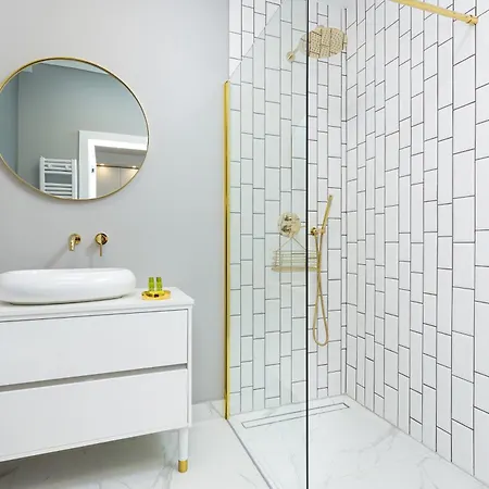 One Bedroom In Center By Renters Prestige