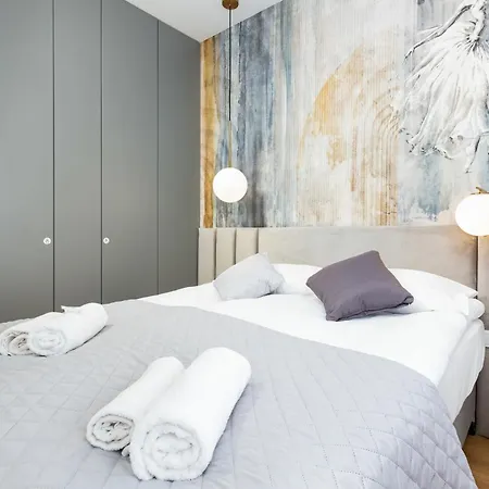 One Bedroom In Center By Renters Prestige