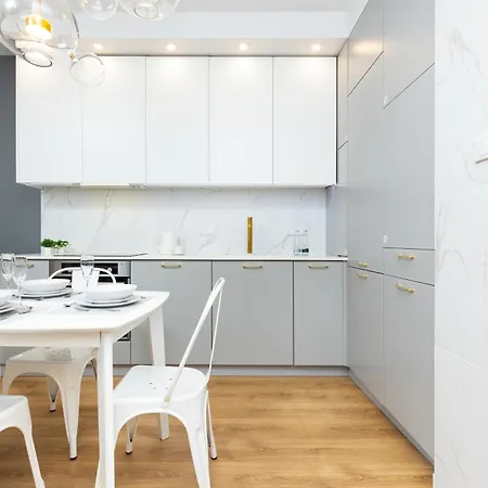 One Bedroom In Center By Renters Prestige *